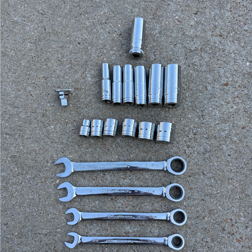 GearWrench sockets and ratcheting wrenches 18 pieces total